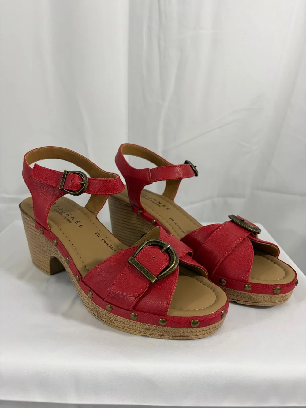 NWT Journee Collection Women’s Size 8 Red Comfortable 3 Inch Heel Sandals